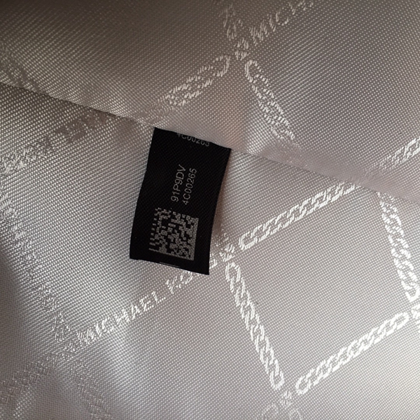 マイケルコースバッグ着用イメージ